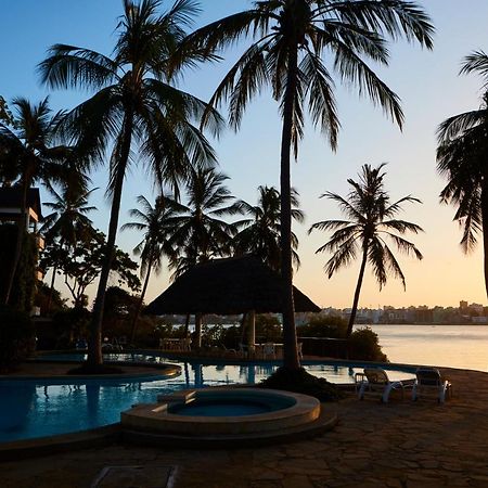 Tamarind Village Hotel Apartments Mombasa Exterior photo